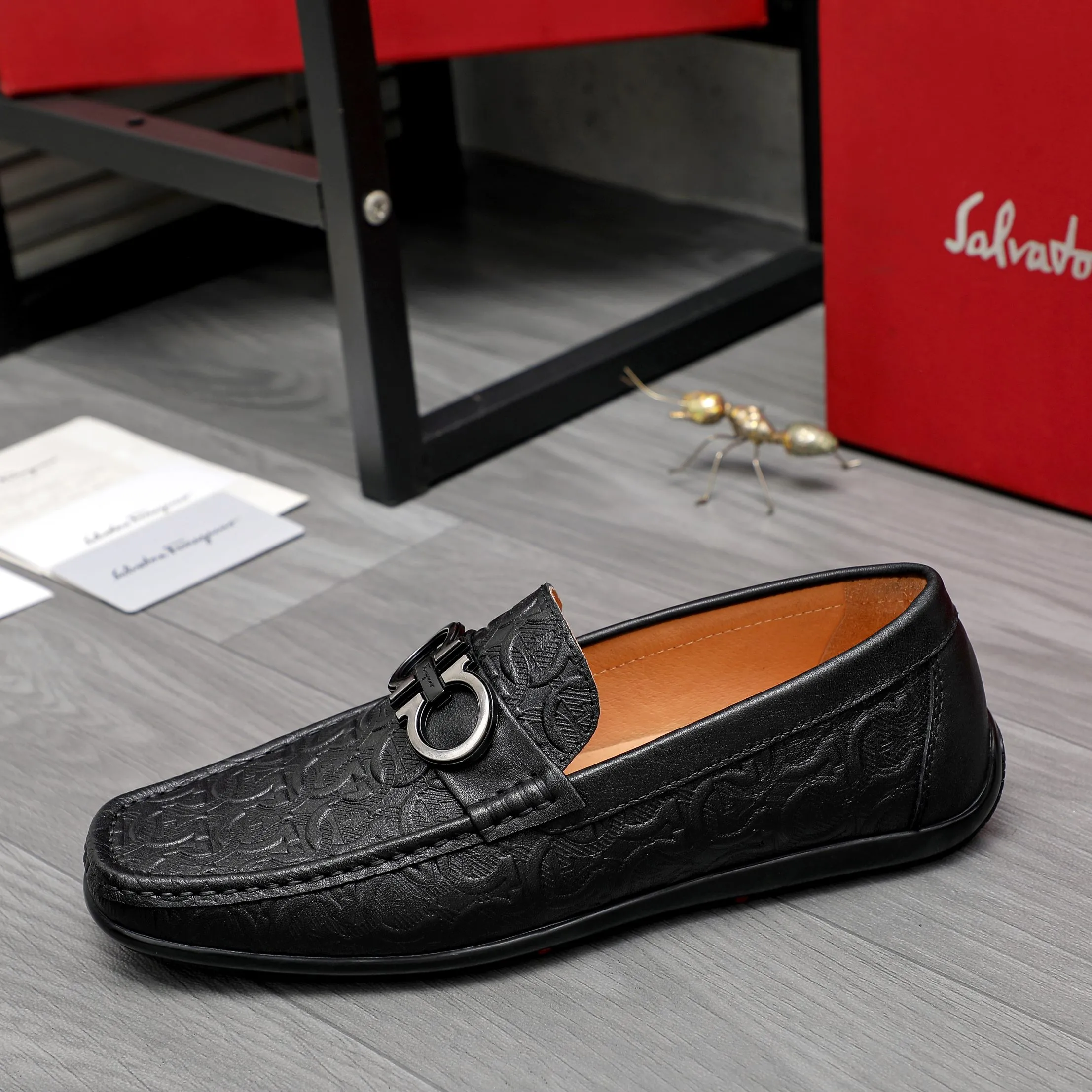 Men's shoes 💰380 Product trademark: Ferragamo "Ferragamo" casual slip-on shoes Regular size: 38-45 (45. Customized, non-returnable) Product materials: Selected embossed cowhide upper, pigskin lining, rubber outsole